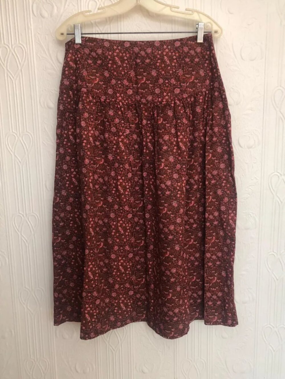People Tree tencel burgundy flower fall skirt, fit and flare, rounded top, UK 14